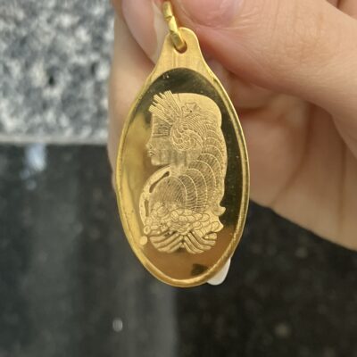 آویز طرح ملکه